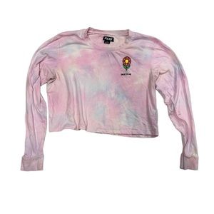 Alab large long sleeve cropped shirt. Flower patch with “dead to me” underneath